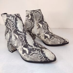Madden Girl  DAFNII. Women's snake skin booties size (6.5) M
